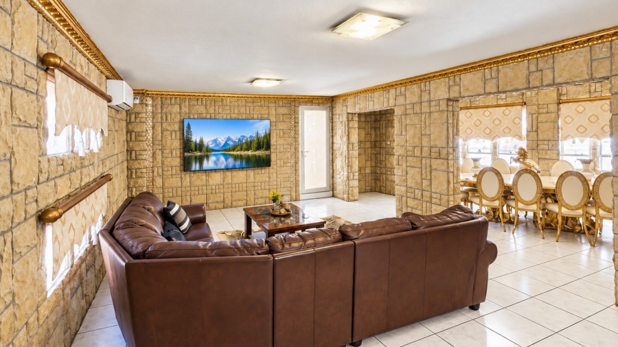 5 Bedroom Property for Sale in Wilkoppies North West